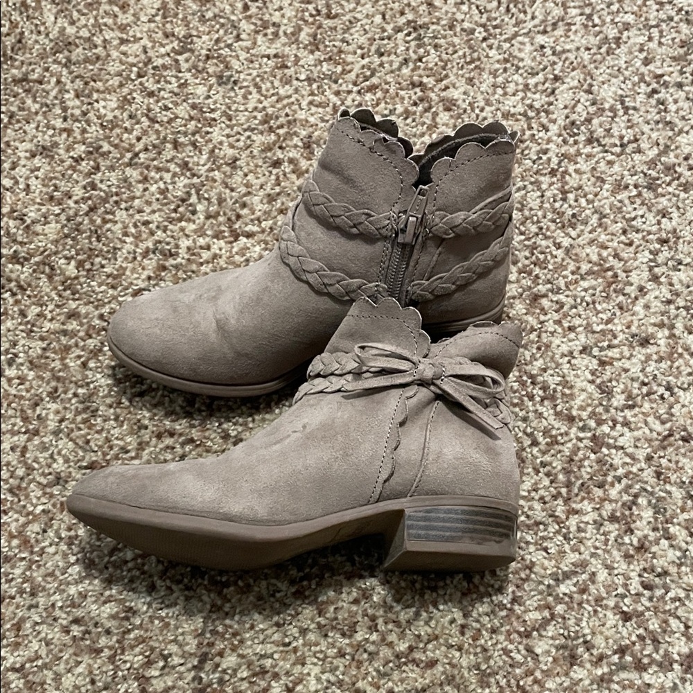 SO Girls Boots Taupe color